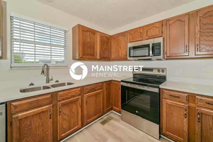 1320 Windamere Rd - Photo 7 of 15