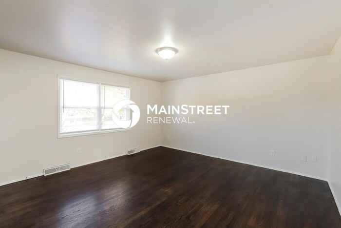 1527 Nw 67th Ter - Photo 4 of 17