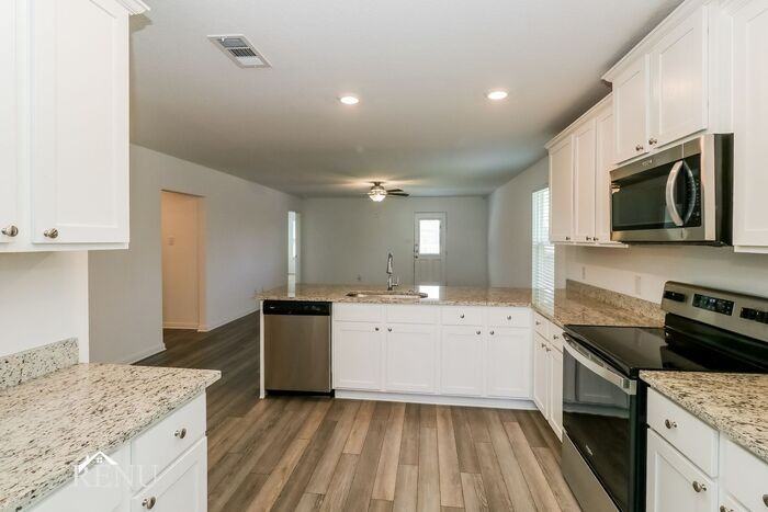 14117 Hacienda Estates Dr - Photo 3 of 18
