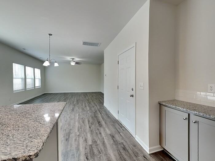 737 Pointe Andrews Dr - Photo 5 of 20