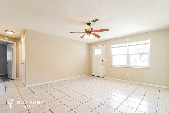 1588 Eunice Ln - Photo 5 of 15