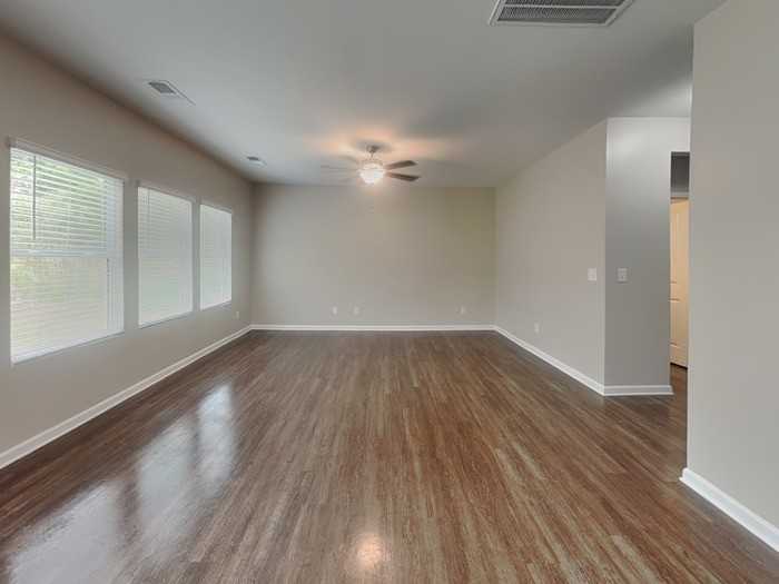 733 Pointe Andrews Dr - Photo 4 of 23