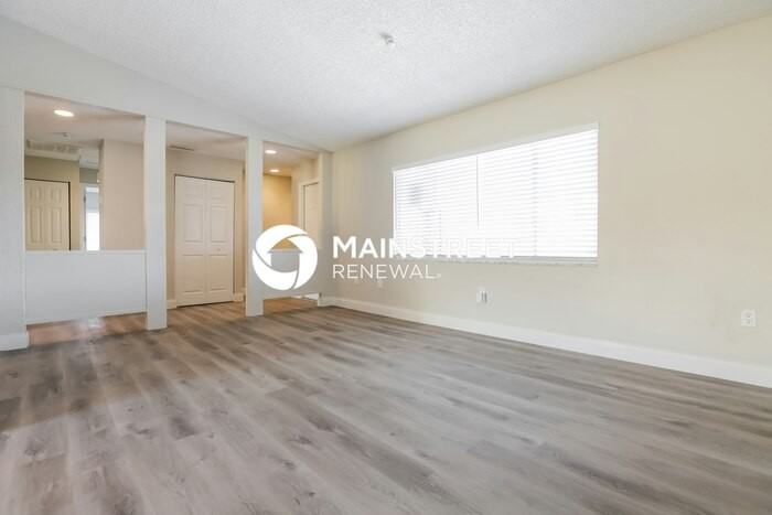 6539 Mauna Loa Blvd - Photo 4 of 16