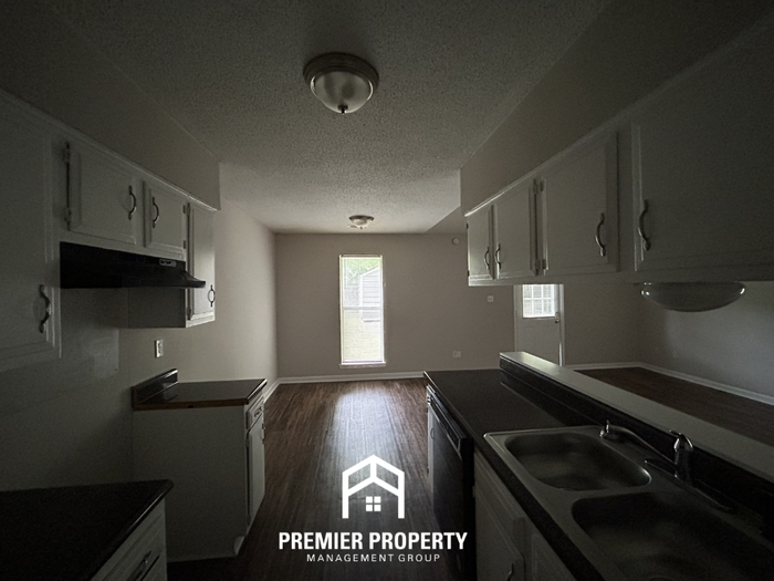 3780 Southbrook Dr - Photo 5 of 18
