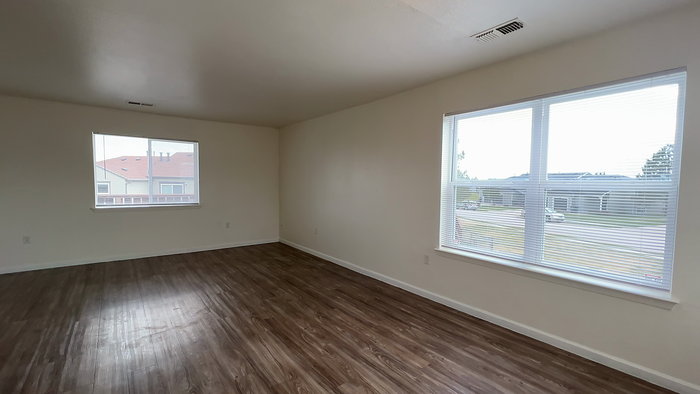273 Dunn Ct - Photo 2 of 8
