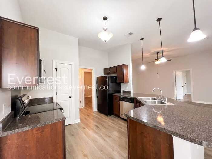 8843 Smith Ranch Dr - Photo 4 of 23