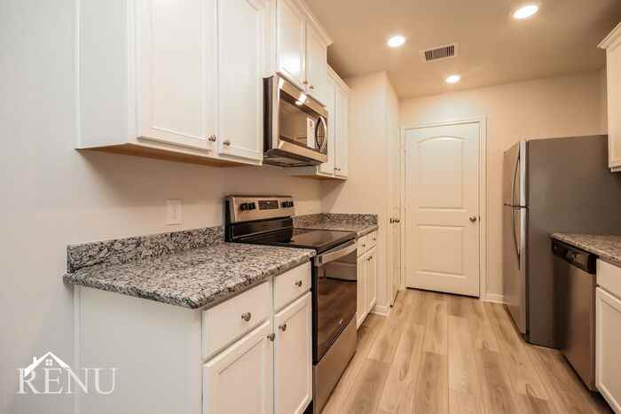 10446 Sweetwater Creek Dr - Photo 3 of 24