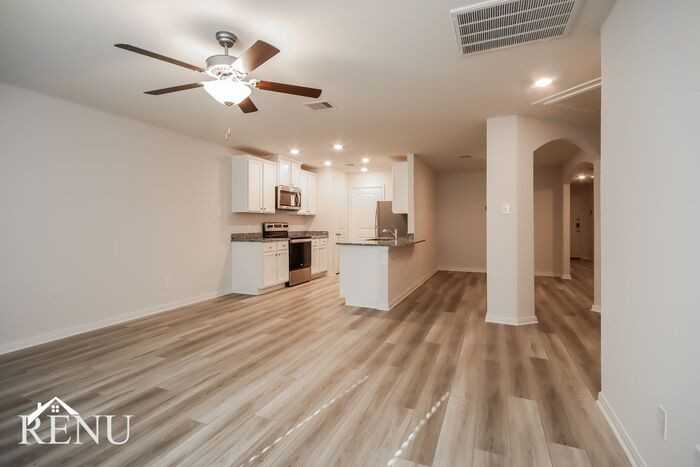 10446 Sweetwater Creek Dr - Photo 5 of 24