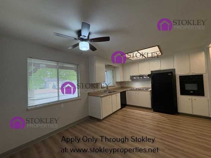 1613 Lynwood Dr - Photo 3 of 31