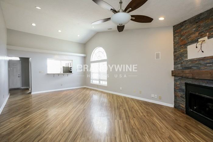6050 Countrybrook Rd - Photo 4 of 21