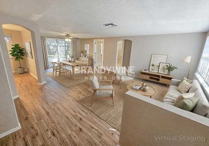 7815 Treasure Pointe Dr - Photo 2 of 15