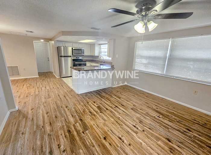 7815 Treasure Pointe Dr - Photo 5 of 15