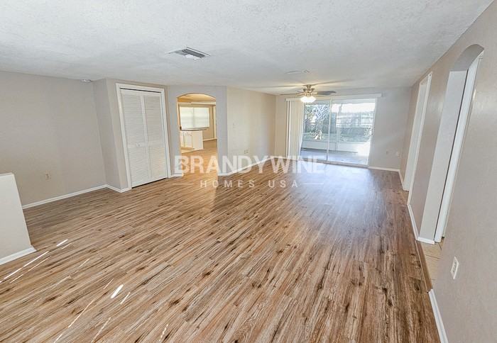 7815 Treasure Pointe Dr - Photo 6 of 15