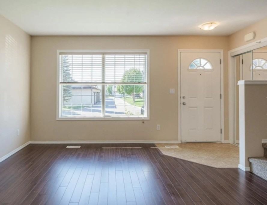 135 Keedwell Street #15 - Photo 3 of 32