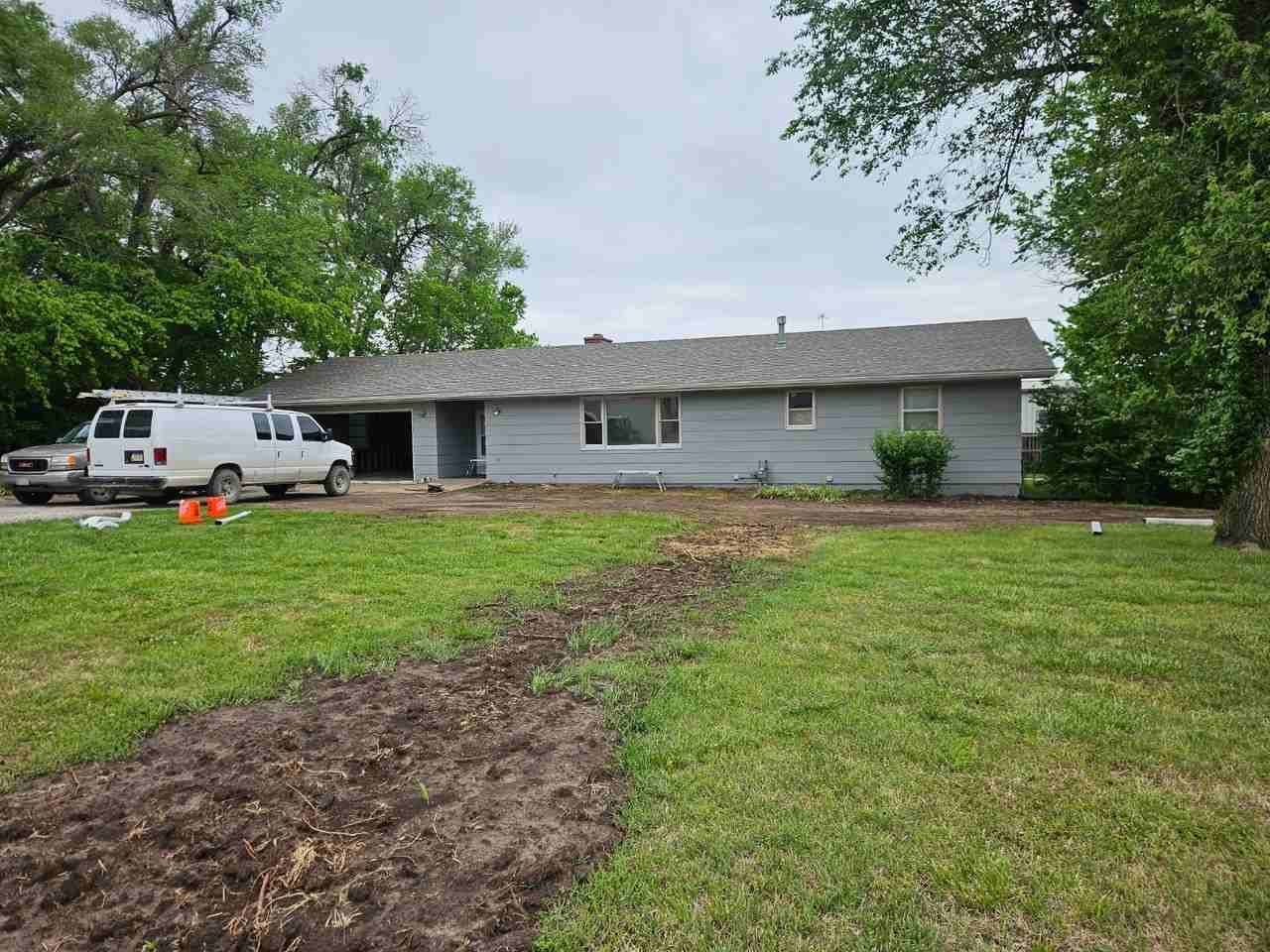 2510 Stagg Hill Rd - Photo 2 of 20