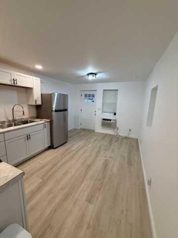 1049 Seale Ave - Photo 2 of 7