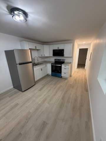 1049 Seale Ave - Photo 4 of 7