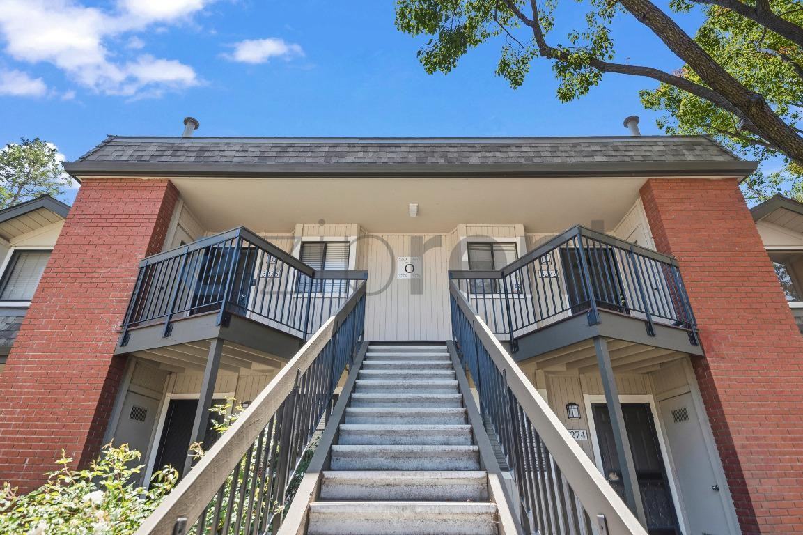 3272 Shadow Park Pl - Photo 2 of 23
