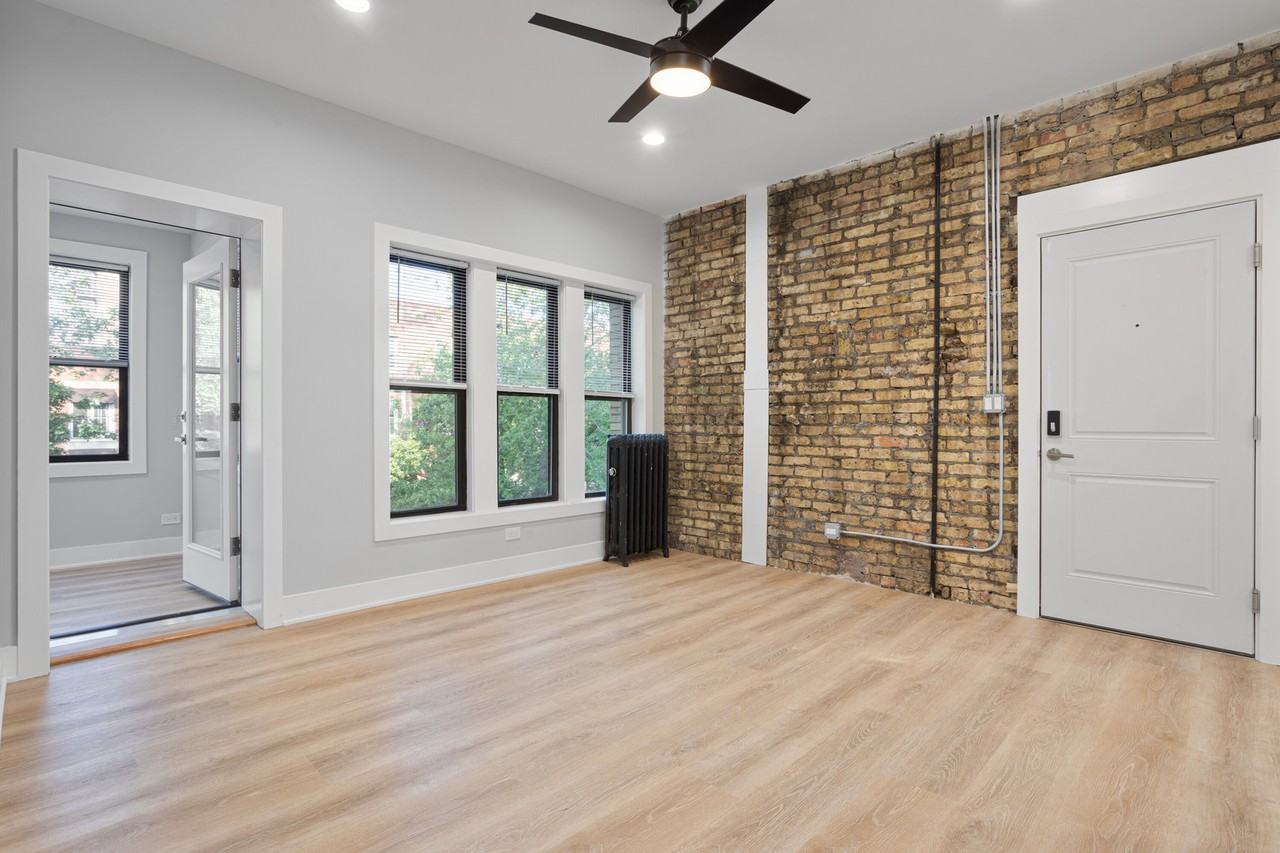 6929 N Lakewood Ave #2 - Photo 3 of 14