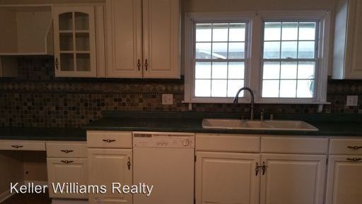 213 Carlton Ln - Photo 3 of 16