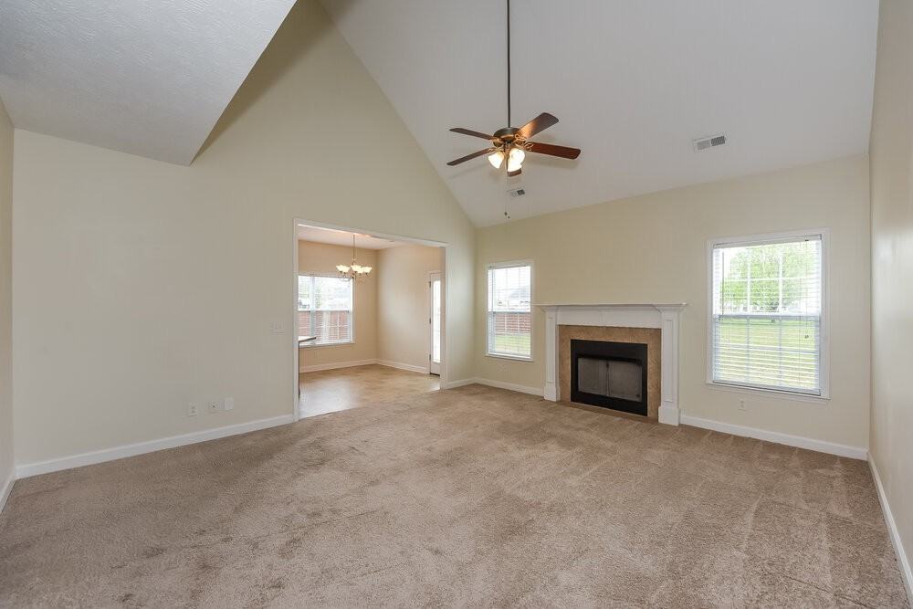 1448 Jeter Way - Photo 4 of 17