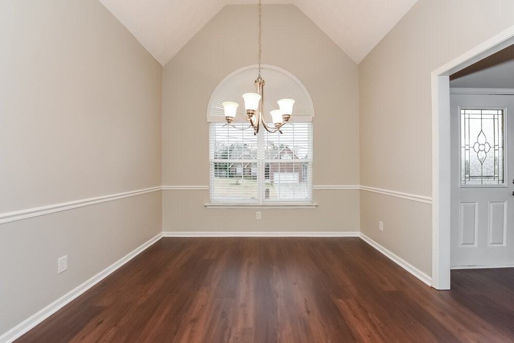 1903 Champlain Dr - Photo 5 of 17