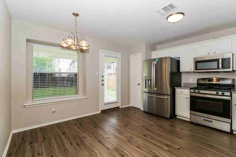 1416 Miss Allisons Way - Photo 6 of 17