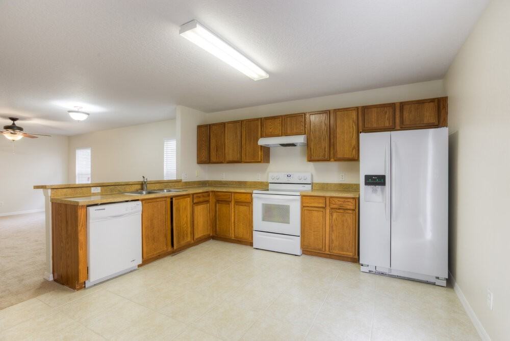 735 Windrose Dr - Photo 6 of 27