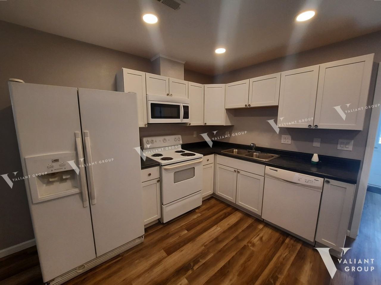 1622 W Chestnut St - Photo 5 of 12