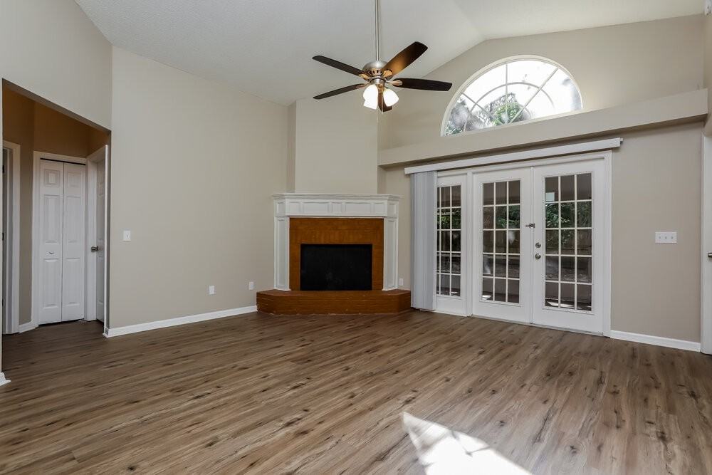 957 Piedmont Oaks Dr - Photo 3 of 16