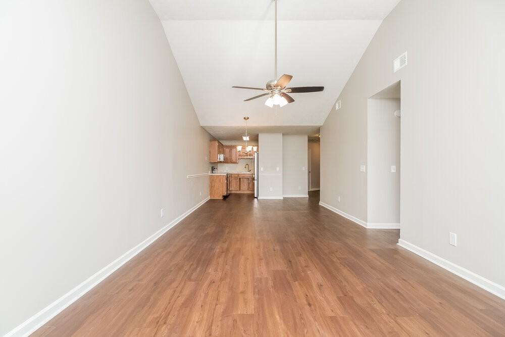 603 Freedom Ct - Photo 4 of 15
