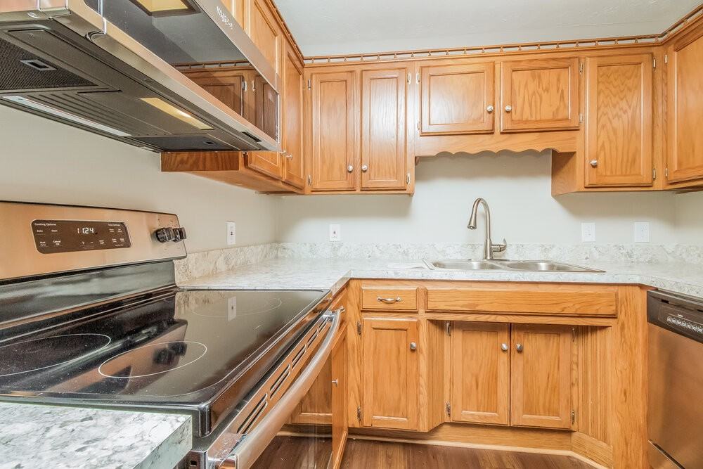 603 Freedom Ct - Photo 6 of 15