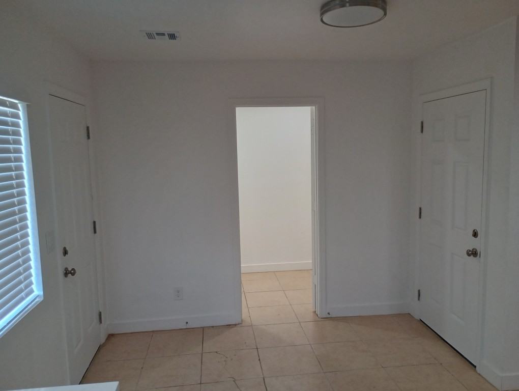 8529 W San Mateo Dr #1 - Photo 5 of 20