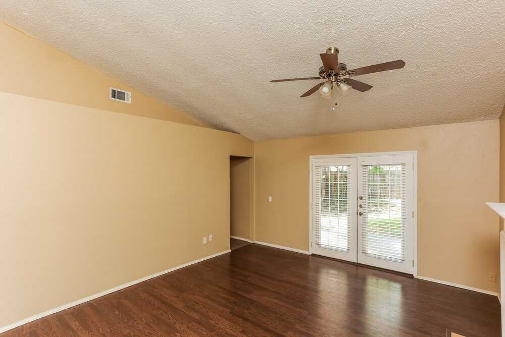 1526 Chapman St - Photo 3 of 25