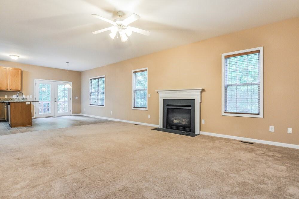 136 Roan Dr - Photo 3 of 15
