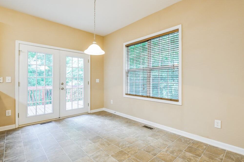 136 Roan Dr - Photo 5 of 15