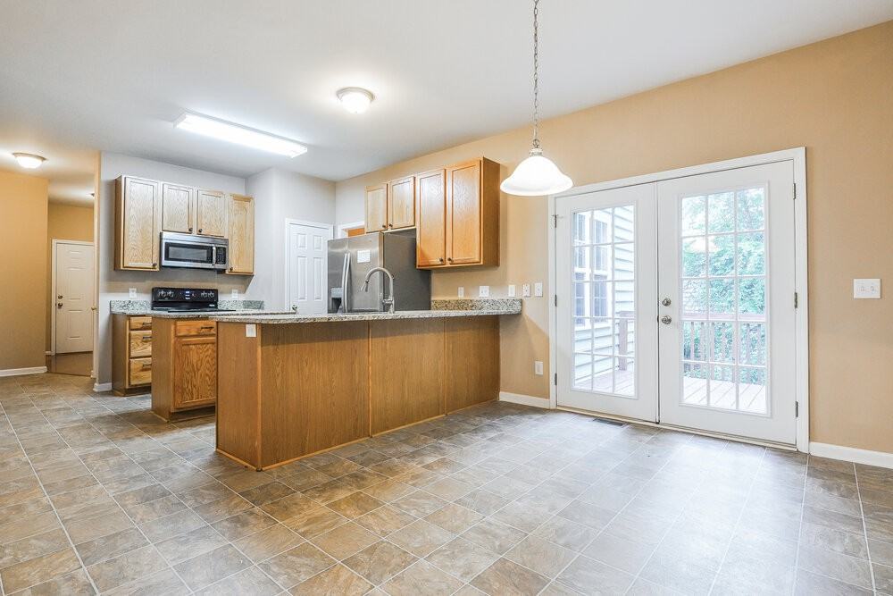 136 Roan Dr - Photo 6 of 15