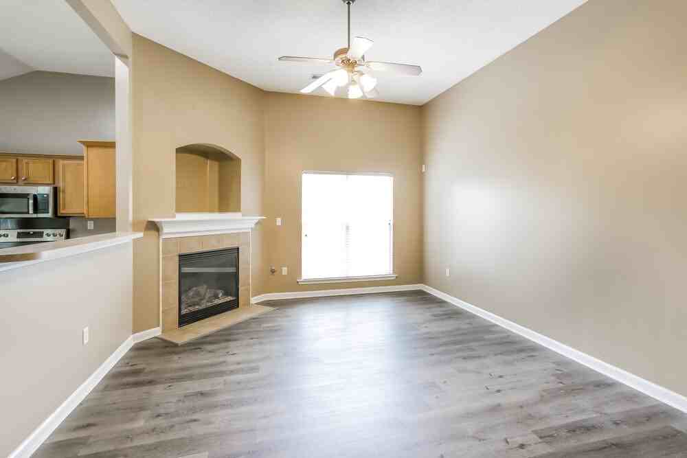 4941 Wemberley Dr - Photo 4 of 16