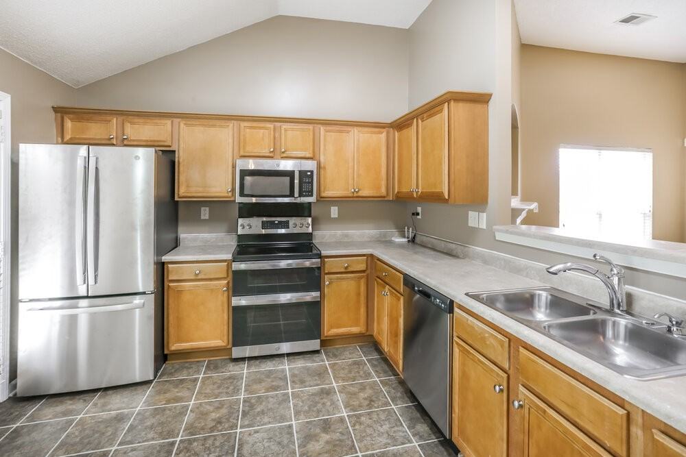 4941 Wemberley Dr - Photo 6 of 16