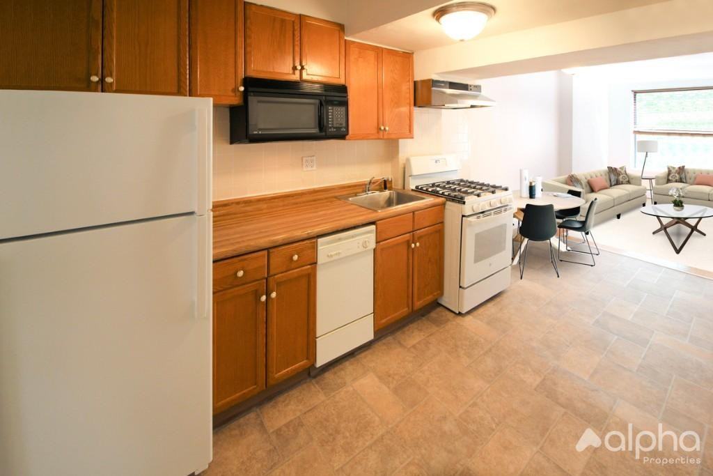 341 1st Ave #3 - Photo 4 of 13