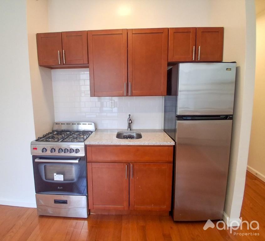 202 Rivington St #2B - Photo 3 of 6