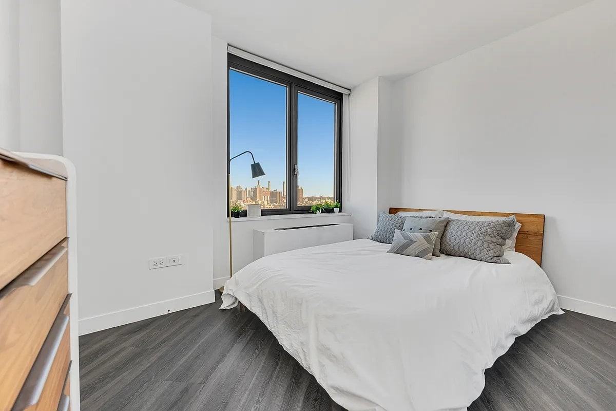 250 E Houston St #5AA - Photo 2 of 6