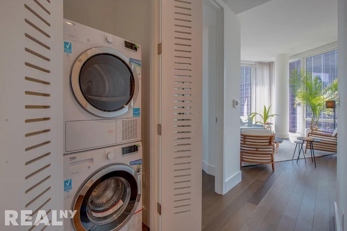 E 44th St #39E - Photo 5 of 5