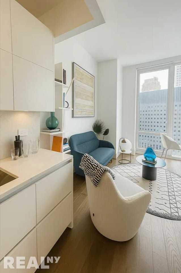 E 44th St #25C - Photo 3 of 3