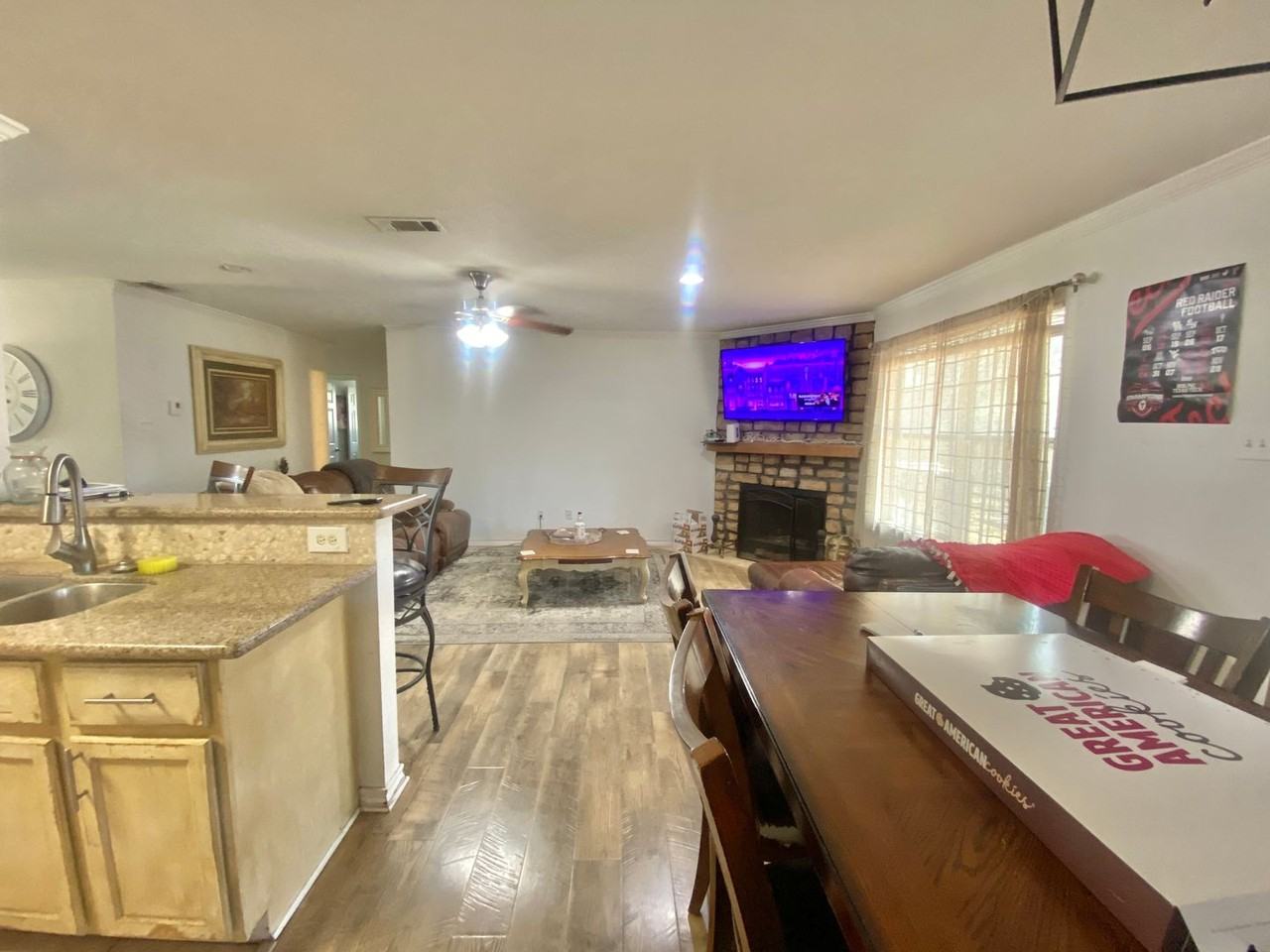 2607 30th St - Photo 5 of 17
