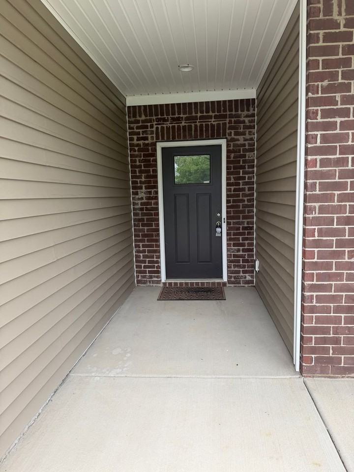 1034 Autumn Crest Ln - Photo 3 of 36