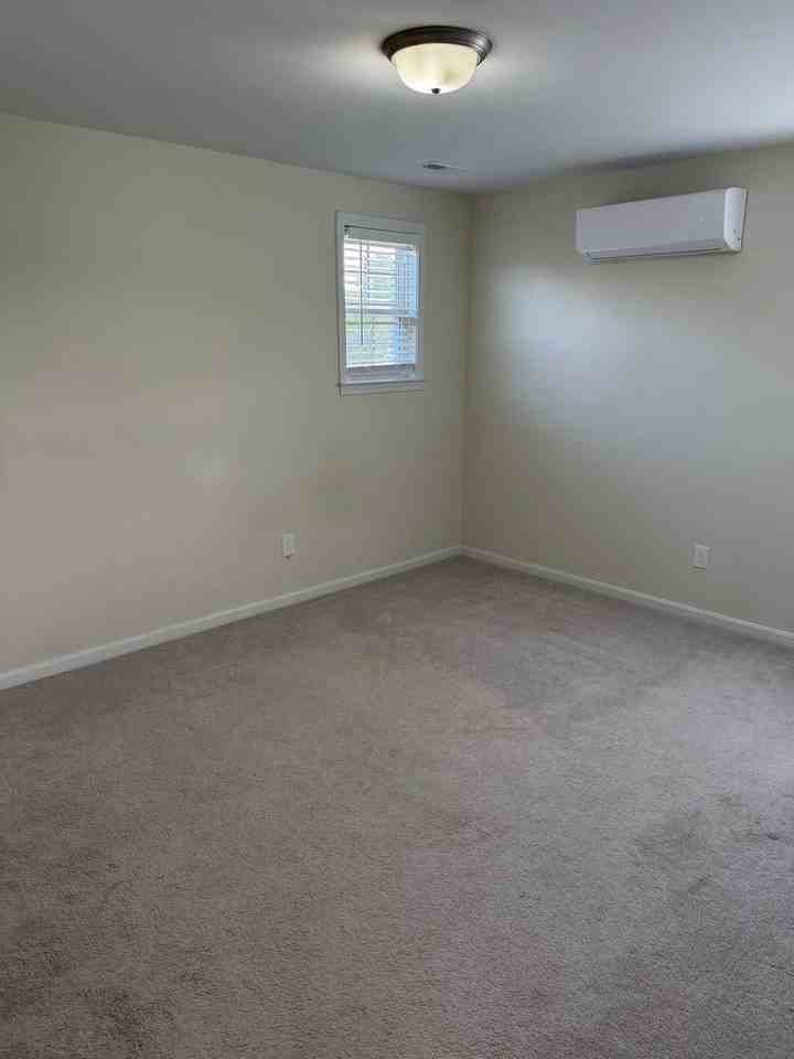 1034 Autumn Crest Ln - Photo 5 of 36