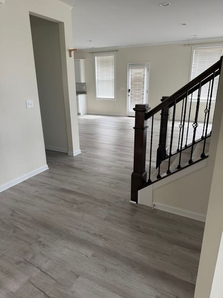 1034 Autumn Crest Ln - Photo 6 of 36