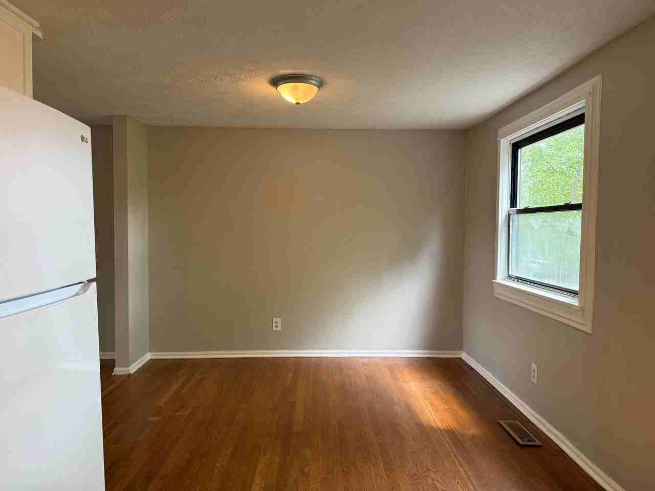 2348 Warfield Dr - Photo 6 of 27