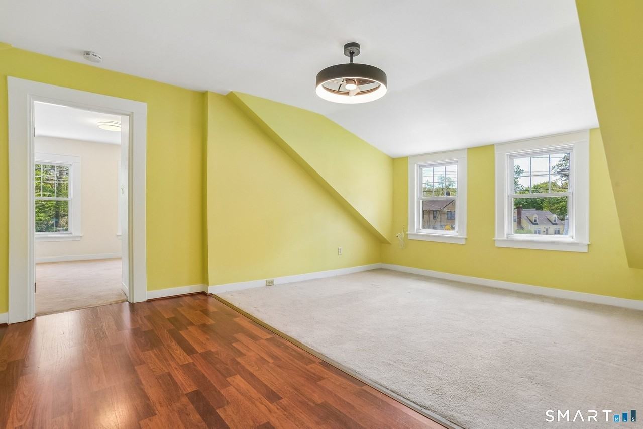 1572 Whitney Ave - Photo 3 of 24